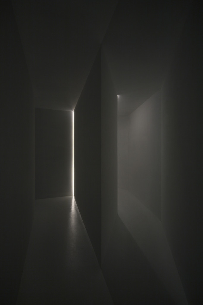 Elín Hansdóttir: Path, 2008. Installation at Maribel Lopez Gallery, Berlin. Courtesy of the artist and i8 Gallery. 